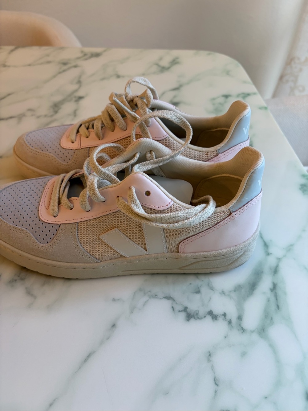 Veja Women's Pale Pink & Cream Low-Top Sneakers